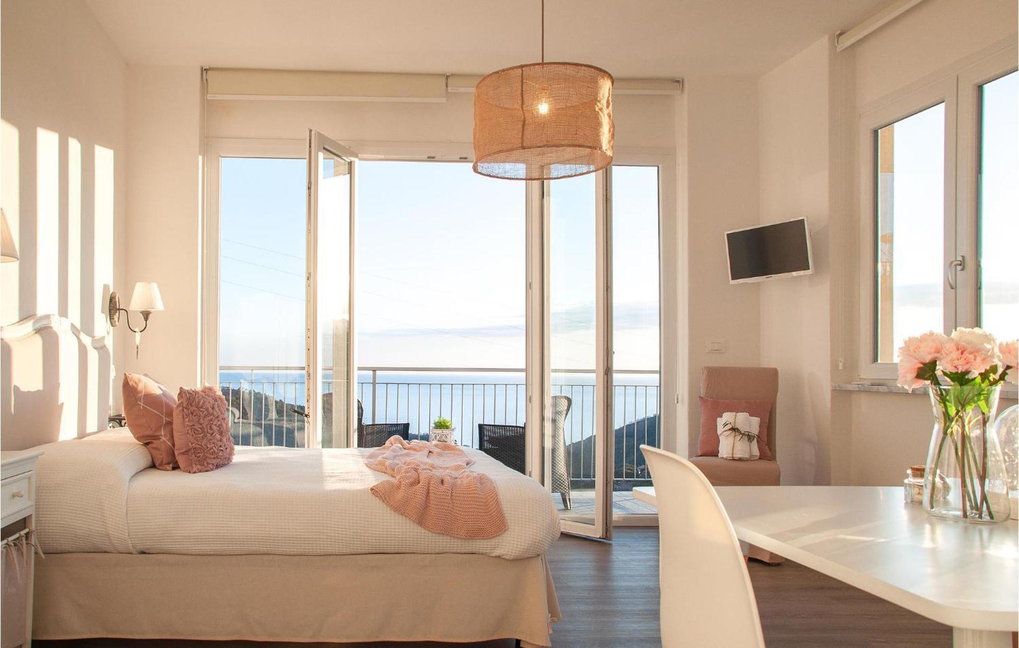 Amazing Apartment In Moneglia With House Sea View エクステリア 写真